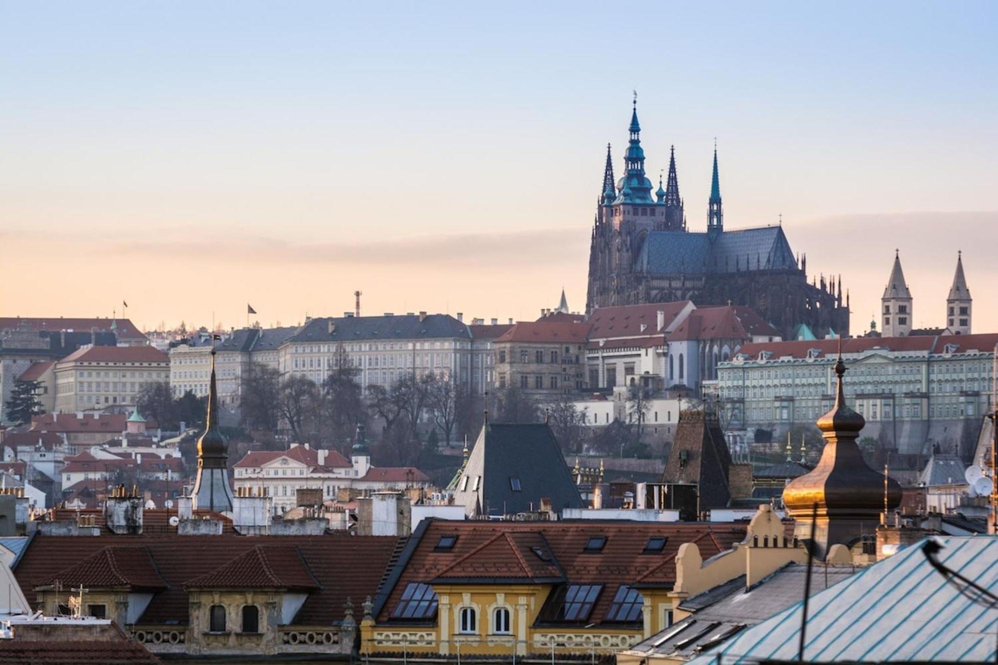 Roy 2 Bdr Apartment With Prague Castle View, Parking & Ac Exteriör bild