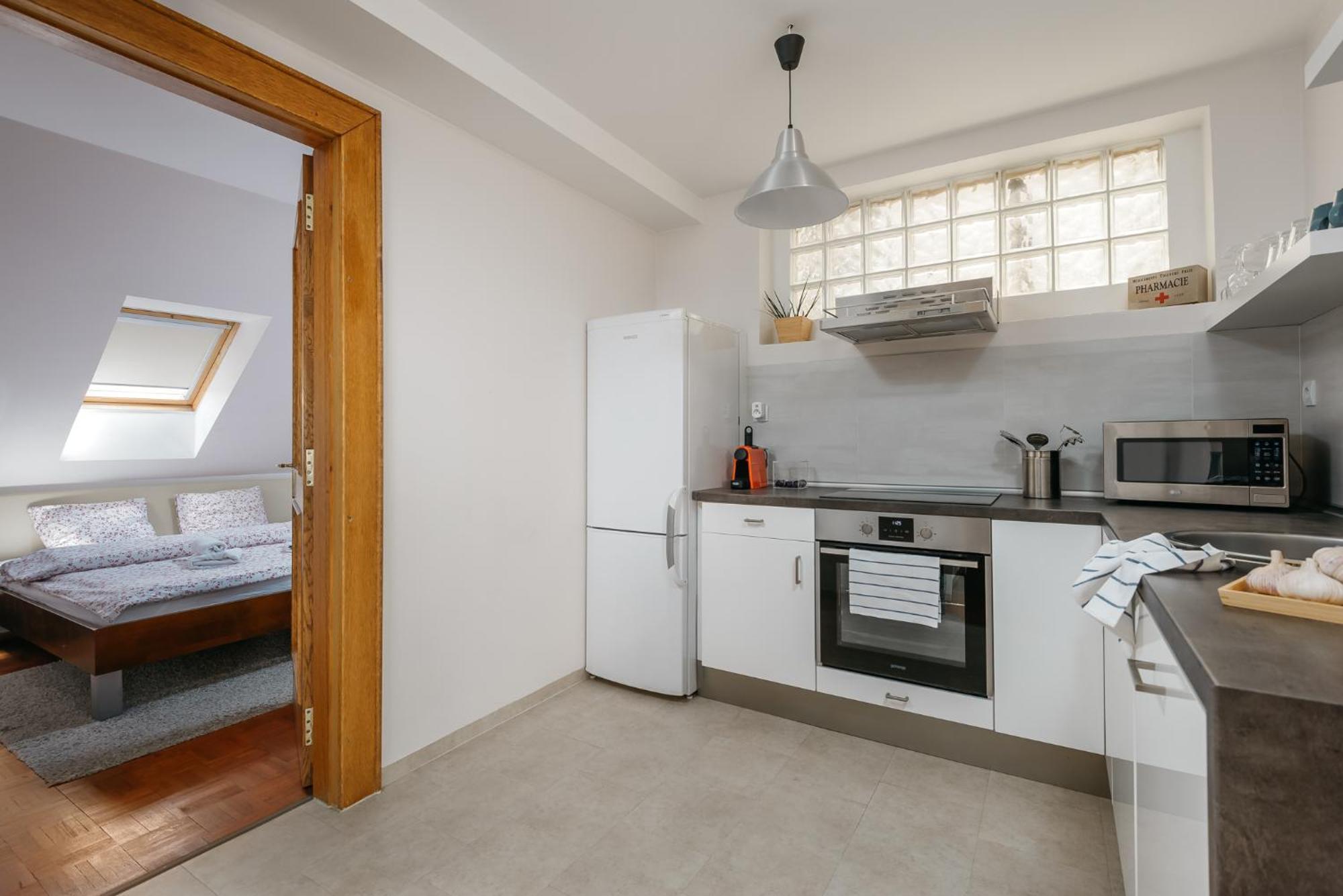 Roy 2 Bdr Apartment With Prague Castle View, Parking & Ac Exteriör bild