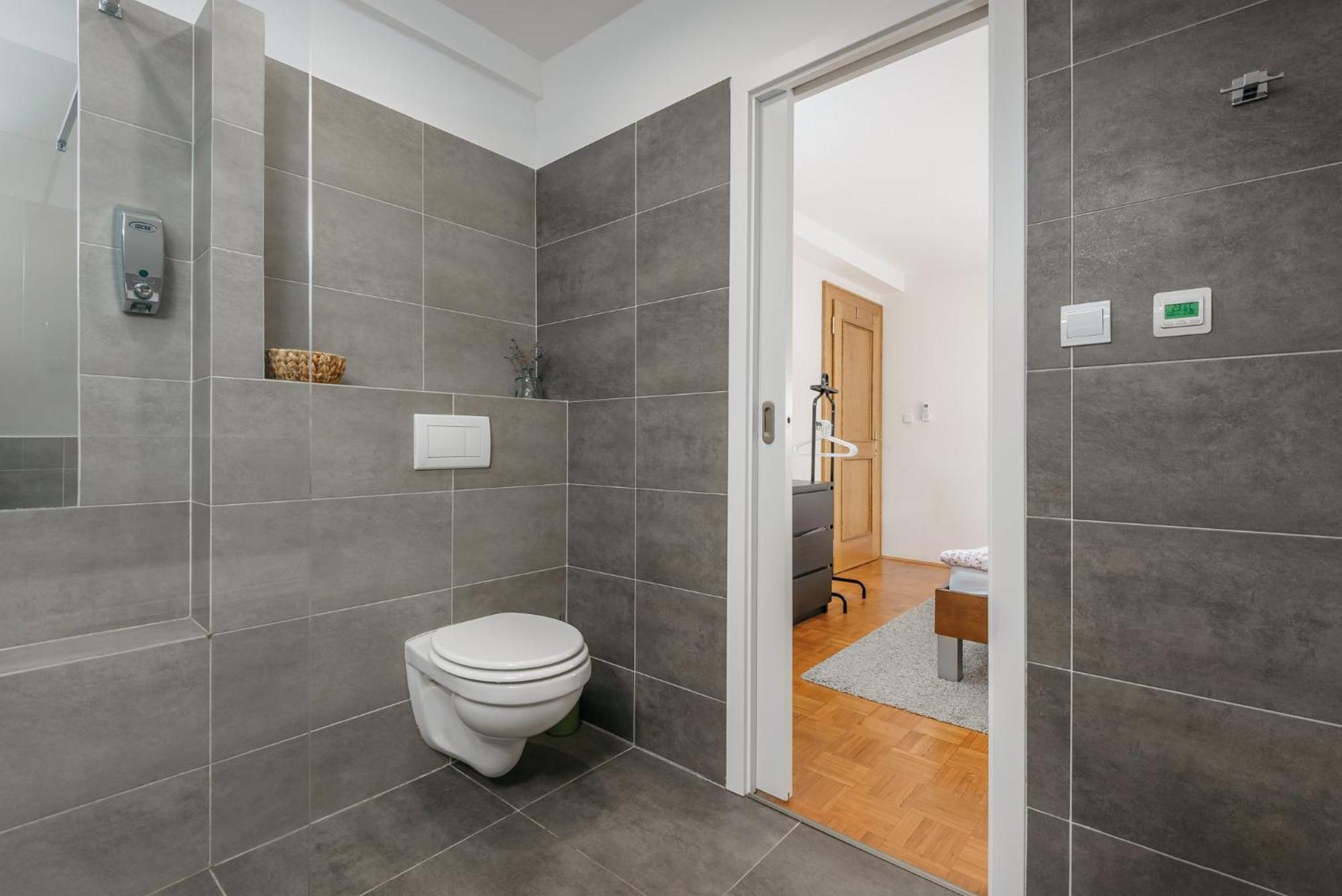 Roy 2 Bdr Apartment With Prague Castle View, Parking & Ac Exteriör bild